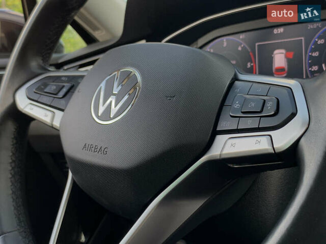 Чорний Фольксваген Пассат, об'ємом двигуна 2 л та пробігом 190 тис. км за 21755 $, фото 45 на Automoto.ua