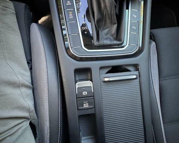 Фольксваген Пассат 2021 у Житомирі на Automoto.ua Чорний Фольксваген Пассат, об'ємом двигуна 2 л та пробігом 205 тис. км за 29500 $, фото 26 на Automoto.ua