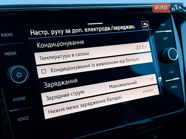 Черный Фольксваген Пассат, объемом двигателя 1.4 л и пробегом 180 тыс. км за 21499 $, фото 79 на Automoto.ua