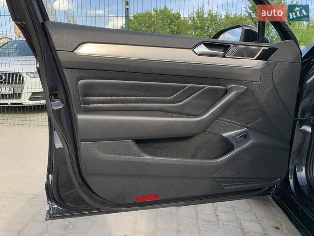 Чорний Фольксваген Пассат, об'ємом двигуна 2 л та пробігом 190 тис. км за 21755 $, фото 31 на Automoto.ua