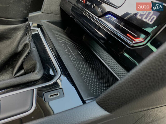 Чорний Фольксваген Пассат, об'ємом двигуна 2 л та пробігом 190 тис. км за 21755 $, фото 42 на Automoto.ua