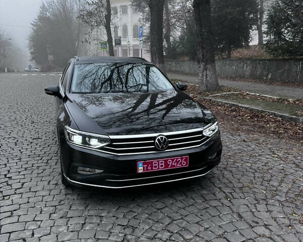 Черный Фольксваген Пассат, объемом двигателя 2 л и пробегом 208 тыс. км за 20800 $, фото 1 на Automoto.ua