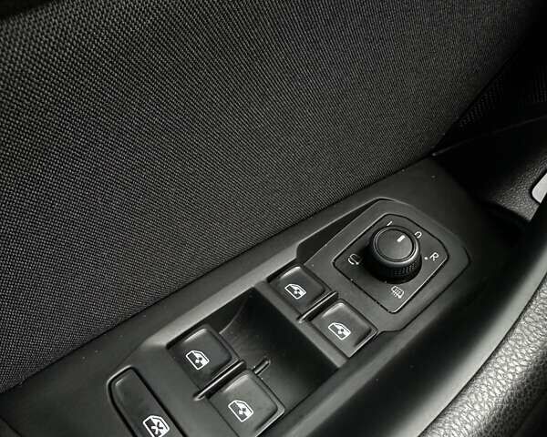 Черный Фольксваген Пассат, объемом двигателя 2 л и пробегом 80 тыс. км за 23999 $, фото 30 на Automoto.ua