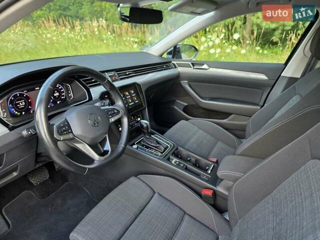 Черный Фольксваген Пассат, объемом двигателя 1.97 л и пробегом 196 тыс. км за 22999 $, фото 23 на Automoto.ua