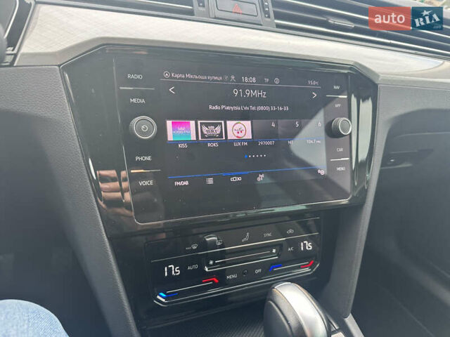 Черный Фольксваген Пассат, объемом двигателя 1.97 л и пробегом 120 тыс. км за 24500 $, фото 28 на Automoto.ua