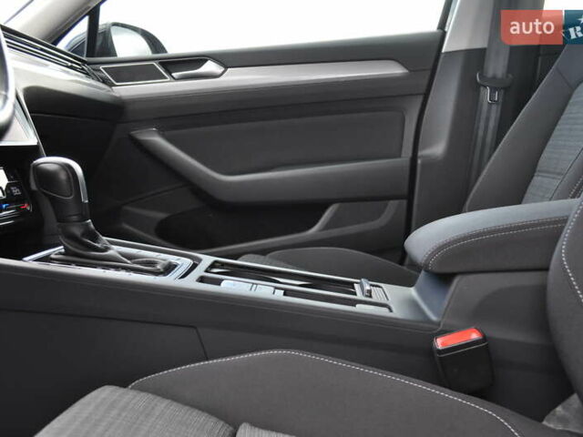 Черный Фольксваген Пассат, объемом двигателя 1.97 л и пробегом 152 тыс. км за 26500 $, фото 58 на Automoto.ua