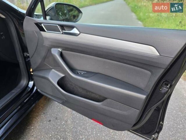 Черный Фольксваген Пассат, объемом двигателя 1.97 л и пробегом 196 тыс. км за 22999 $, фото 33 на Automoto.ua