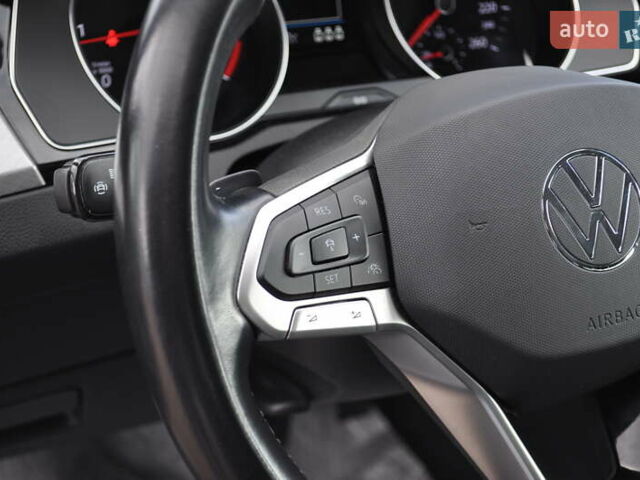 Черный Фольксваген Пассат, объемом двигателя 1.97 л и пробегом 152 тыс. км за 26500 $, фото 59 на Automoto.ua