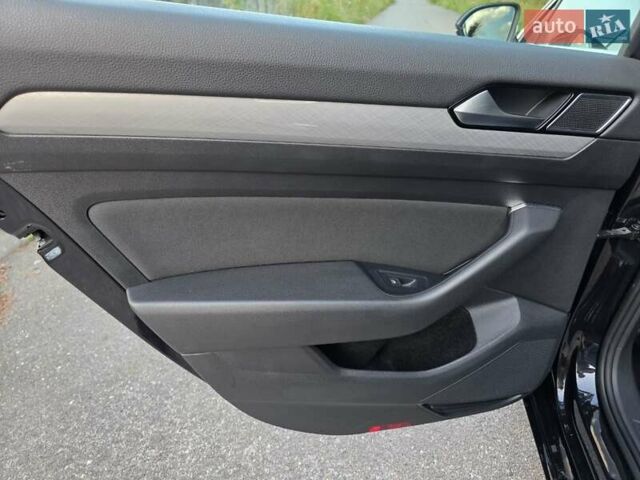 Черный Фольксваген Пассат, объемом двигателя 1.97 л и пробегом 196 тыс. км за 22999 $, фото 37 на Automoto.ua