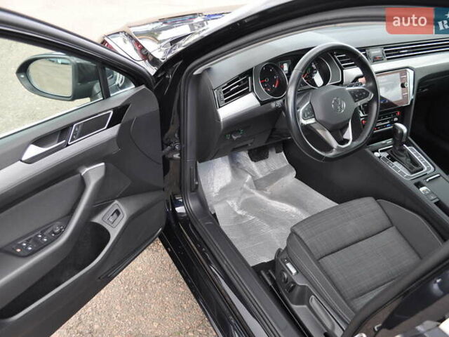 Черный Фольксваген Пассат, объемом двигателя 1.97 л и пробегом 152 тыс. км за 26500 $, фото 97 на Automoto.ua