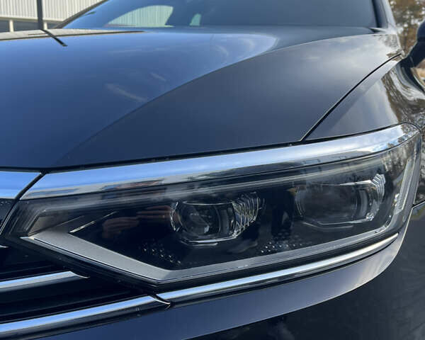 Черный Фольксваген Пассат, объемом двигателя 1.97 л и пробегом 211 тыс. км за 24490 $, фото 13 на Automoto.ua