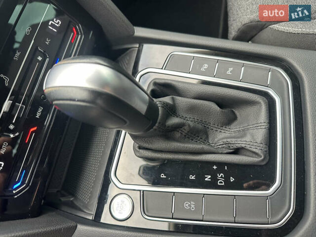 Черный Фольксваген Пассат, объемом двигателя 1.97 л и пробегом 120 тыс. км за 24500 $, фото 26 на Automoto.ua