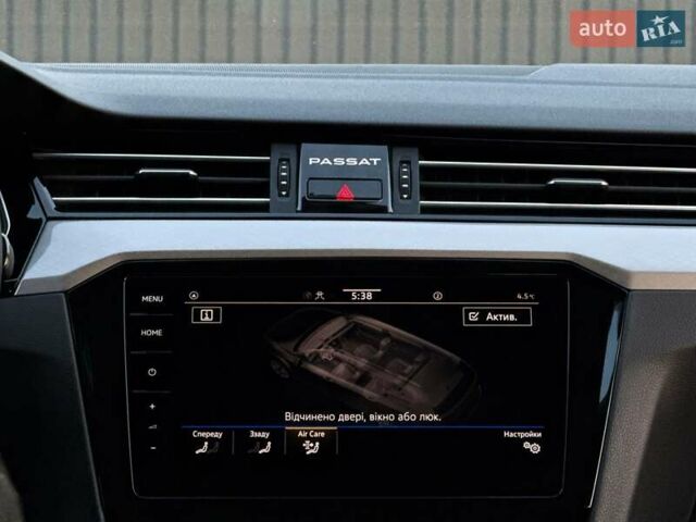 Черный Фольксваген Пассат, объемом двигателя 2 л и пробегом 221 тыс. км за 22999 $, фото 84 на Automoto.ua