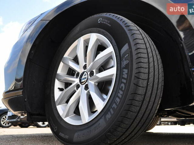 Черный Фольксваген Пассат, объемом двигателя 1.97 л и пробегом 152 тыс. км за 26500 $, фото 19 на Automoto.ua