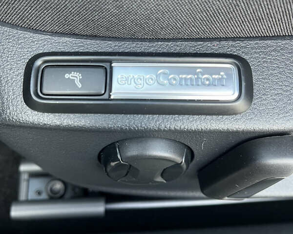 Черный Фольксваген Пассат, объемом двигателя 1.97 л и пробегом 211 тыс. км за 24490 $, фото 48 на Automoto.ua