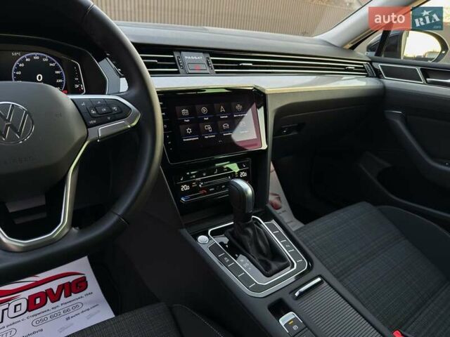 Черный Фольксваген Пассат, объемом двигателя 2 л и пробегом 221 тыс. км за 22999 $, фото 44 на Automoto.ua