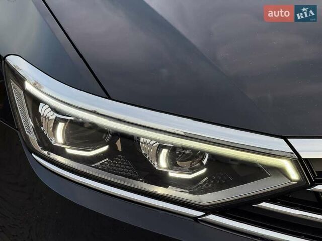 Черный Фольксваген Пассат, объемом двигателя 2 л и пробегом 221 тыс. км за 22999 $, фото 12 на Automoto.ua