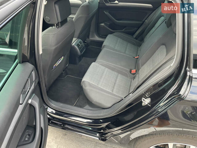 Черный Фольксваген Пассат, объемом двигателя 2 л и пробегом 205 тыс. км за 19999 $, фото 22 на Automoto.ua