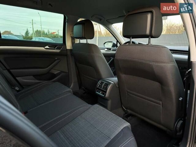 Черный Фольксваген Пассат, объемом двигателя 2 л и пробегом 221 тыс. км за 22999 $, фото 66 на Automoto.ua