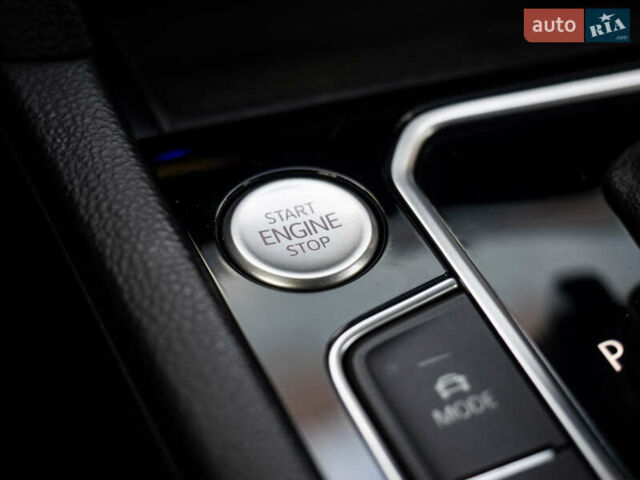 Черный Фольксваген Пассат, объемом двигателя 1.97 л и пробегом 208 тыс. км за 19900 $, фото 17 на Automoto.ua