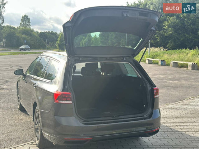 Черный Фольксваген Пассат, объемом двигателя 1.97 л и пробегом 120 тыс. км за 24500 $, фото 36 на Automoto.ua