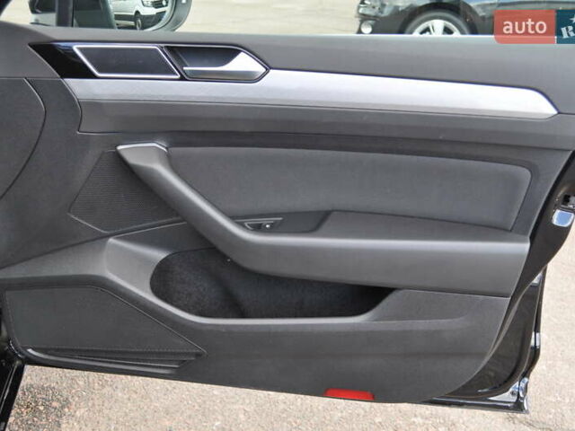 Черный Фольксваген Пассат, объемом двигателя 1.97 л и пробегом 152 тыс. км за 26500 $, фото 103 на Automoto.ua