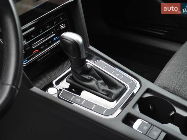 Черный Фольксваген Пассат, объемом двигателя 1.97 л и пробегом 152 тыс. км за 26500 $, фото 61 на Automoto.ua