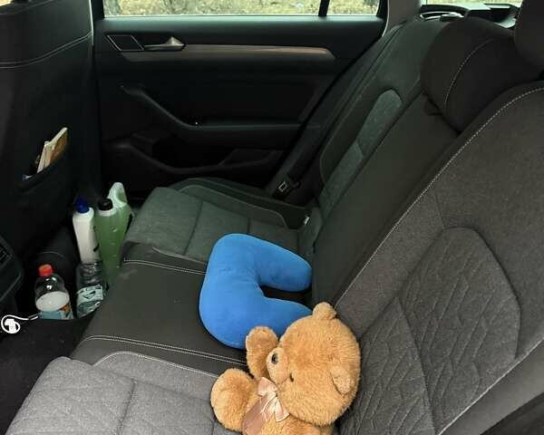 Черный Фольксваген Пассат, объемом двигателя 1.4 л и пробегом 31 тыс. км за 35000 $, фото 11 на Automoto.ua