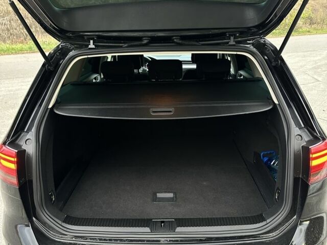 Чорний Фольксваген Пассат, об'ємом двигуна 2 л та пробігом 245 тис. км за 14600 $, фото 4 на Automoto.ua