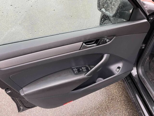 Чорний Фольксваген Пассат, об'ємом двигуна 0 л та пробігом 167 тис. км за 10000 $, фото 11 на Automoto.ua