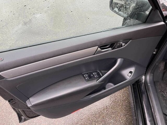 Чорний Фольксваген Пассат, об'ємом двигуна 0 л та пробігом 167 тис. км за 10000 $, фото 10 на Automoto.ua