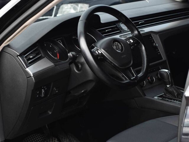 Черный Фольксваген Пассат, объемом двигателя 2 л и пробегом 240 тыс. км за 15450 $, фото 7 на Automoto.ua