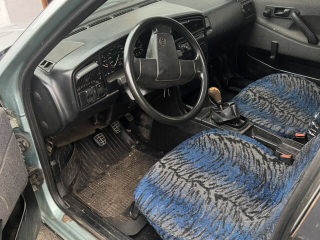 Фиолетовый Фольксваген Пассат, объемом двигателя 1.8 л и пробегом 305 тыс. км за 1000 $, фото 4 на Automoto.ua