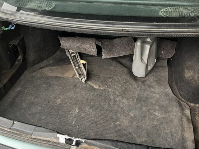 Фиолетовый Фольксваген Пассат, объемом двигателя 1.8 л и пробегом 305 тыс. км за 1000 $, фото 2 на Automoto.ua