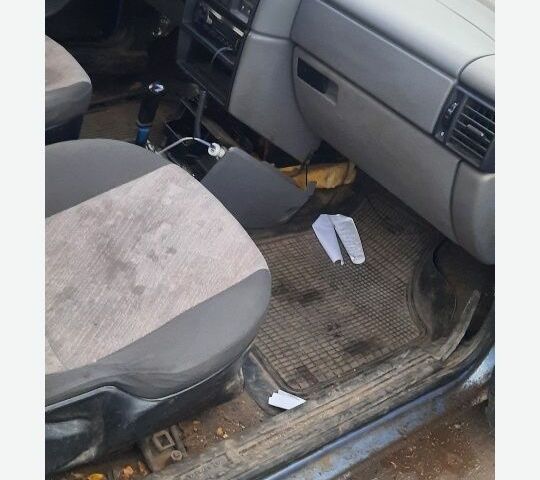 Фіолетовий Фольксваген Пассат, об'ємом двигуна 2 л та пробігом 100 тис. км за 1778 $, фото 8 на Automoto.ua