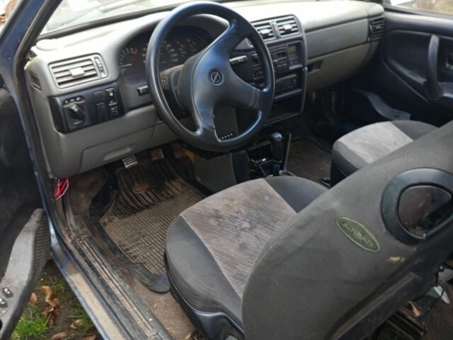 Фіолетовий Фольксваген Пассат, об'ємом двигуна 2 л та пробігом 100 тис. км за 1778 $, фото 12 на Automoto.ua