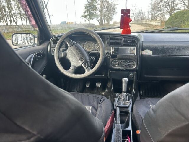 Фіолетовий Фольксваген Пассат, об'ємом двигуна 2 л та пробігом 384 тис. км за 1550 $, фото 8 на Automoto.ua