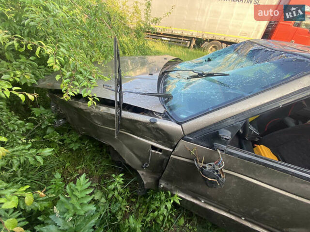 Коричневый Фольксваген Пассат, объемом двигателя 1.8 л и пробегом 240 тыс. км за 900 $, фото 9 на Automoto.ua