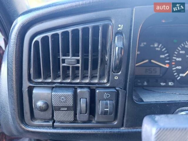 Коричневый Фольксваген Пассат, объемом двигателя 1.8 л и пробегом 328 тыс. км за 1700 $, фото 23 на Automoto.ua