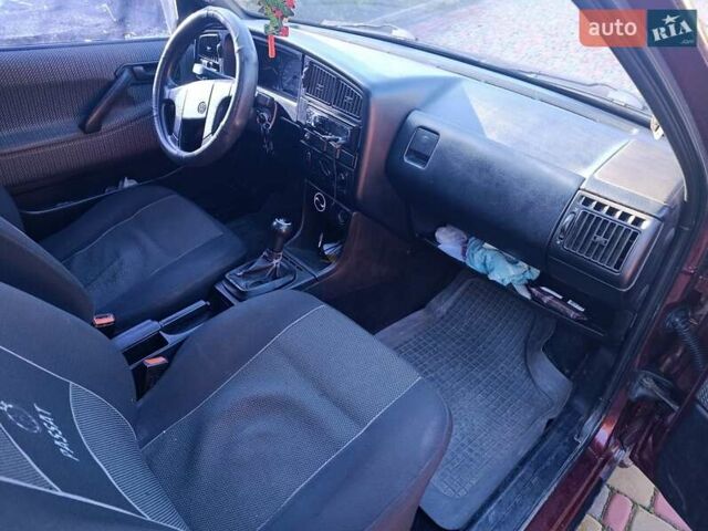 Коричневый Фольксваген Пассат, объемом двигателя 1.8 л и пробегом 328 тыс. км за 1700 $, фото 15 на Automoto.ua