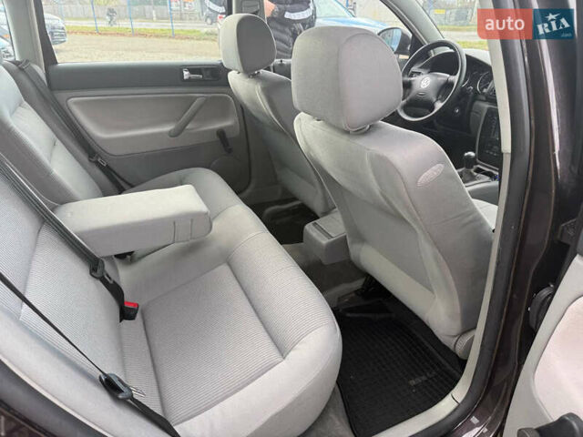 Фольксваген Пассат 2004 в Коломые на Automoto.ua Коричневый Фольксваген Пассат, объемом двигателя 1.6 л и пробегом 138 тыс. км за 5999 $, фото 24 на Automoto.ua