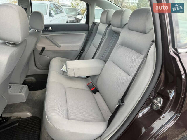 Фольксваген Пассат 2004 в Коломые на Automoto.ua Коричневый Фольксваген Пассат, объемом двигателя 1.6 л и пробегом 138 тыс. км за 5999 $, фото 21 на Automoto.ua