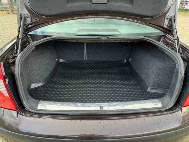 Коричневый Фольксваген Пассат, объемом двигателя 1.6 л и пробегом 138 тыс. км за 5100 $, фото 21 на Automoto.ua