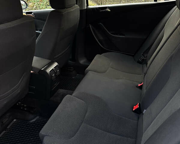 Коричневый Фольксваген Пассат, объемом двигателя 1.6 л и пробегом 208 тыс. км за 5800 $, фото 15 на Automoto.ua