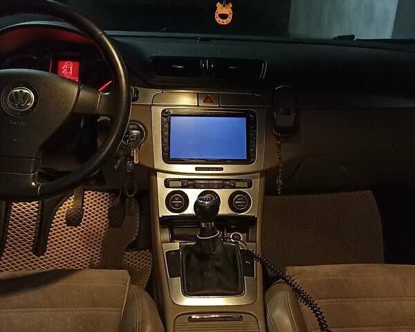 Коричневый Фольксваген Пассат, объемом двигателя 2 л и пробегом 204 тыс. км за 5700 $, фото 5 на Automoto.ua