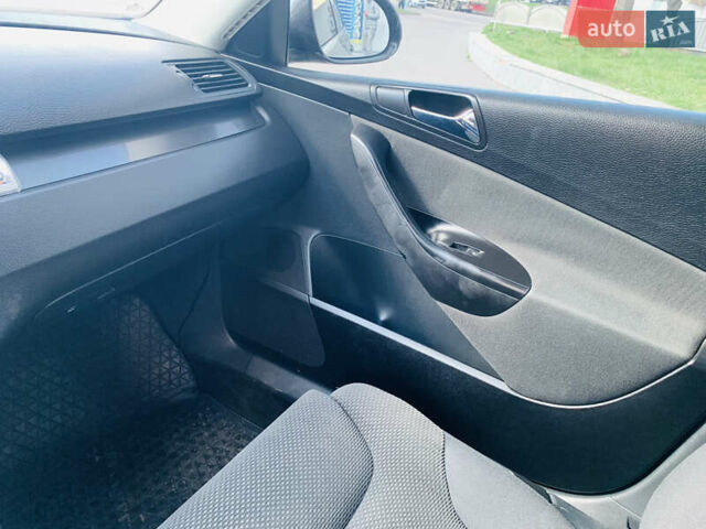 Коричневый Фольксваген Пассат, объемом двигателя 1.6 л и пробегом 180 тыс. км за 5900 $, фото 19 на Automoto.ua