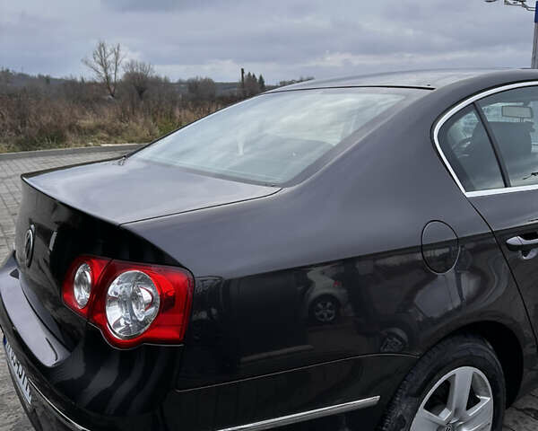 Коричневый Фольксваген Пассат, объемом двигателя 1.6 л и пробегом 208 тыс. км за 5800 $, фото 4 на Automoto.ua