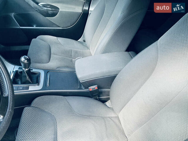 Коричневый Фольксваген Пассат, объемом двигателя 1.6 л и пробегом 180 тыс. км за 5900 $, фото 18 на Automoto.ua