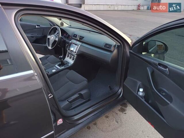 Коричневий Фольксваген Пассат, об'ємом двигуна 2 л та пробігом 342 тис. км за 6600 $, фото 2 на Automoto.ua