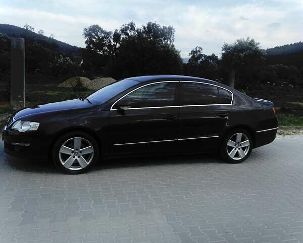 Коричневый Фольксваген Пассат, объемом двигателя 1.98 л и пробегом 240 тыс. км за 6100 $, фото 3 на Automoto.ua